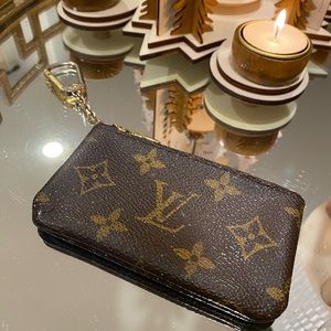 Authentic LOUIS VUITTON Pochette Cles has flaws see description